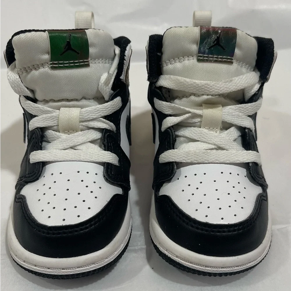 AIR JORDAN 1 MID TD HEAT REACTIVE COLOR CHANGE Kids Black and White NWOT.